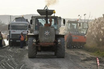"Лайкнул" дорогу - приблизил ремонт: как крымчане могут инициировать дорожные работы