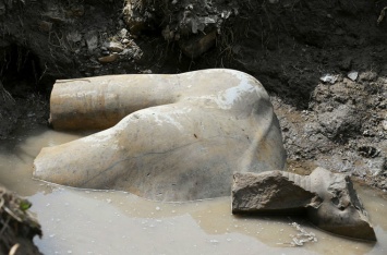 Колоссальную статую Рамзеса II нашли в Египте