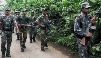 В Индии боевики устроили засаду полиции: погибли 12 правоохранителей
