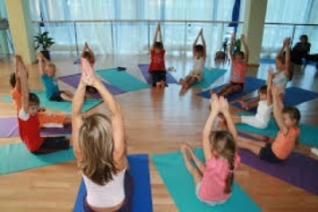 В украинских школах планируют преподавать йогу