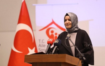 Нидерланды депортируют турецкого министра