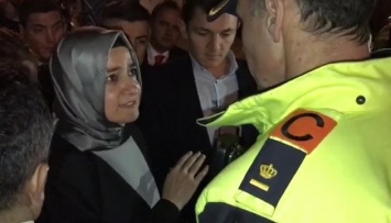 Нидерланды выдворили турецкого министра соцполитики