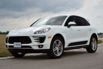 Кроссовер Porsche Macan станет электромобилем