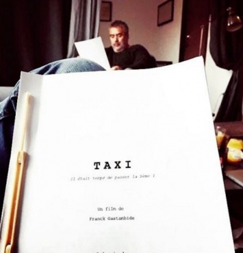 Люк Бессон опубликовал фотоснимок сценария "Такси-5"
