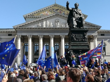 В десятках европейских городов прошли митинги в поддержку ЕС