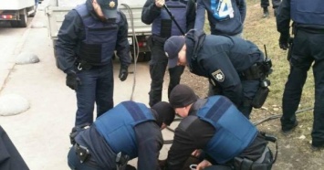 В Киеве полиция с применением силы демонтировала парковку. Бизнесмены заявляют о беззаконии