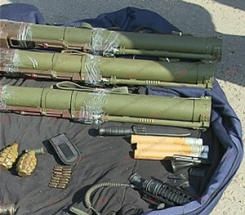 В Бердянском районе задержали волонтеров с оружием и боеприпасами