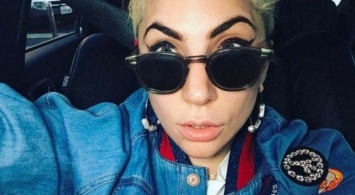 Леди Гага «переборщила» в бьюти-эксперименте с бровями