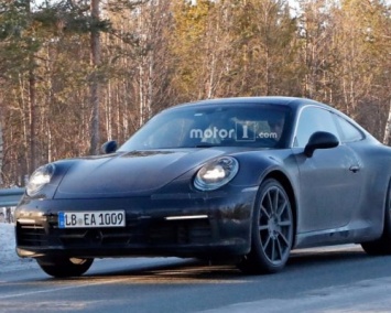 Фотошпионы засекли новый Porsche 911 во время дорожных испытаний