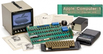 Один из первых компьютеров Apple выставили на аукционе за 19 млн рублей
