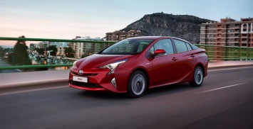 Новый гибрид Toyota Prius уже в продаже