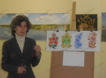 Бердянцев учили петриковской росписи (+ видео)