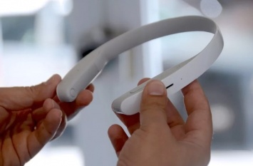 Sony представила «умные» наушники, которые воспроизводят звук, не касаясь ушей