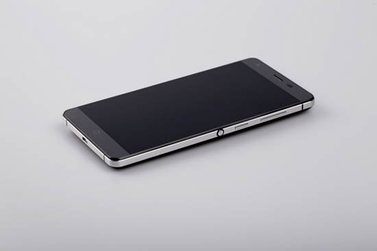 Ulefone Power - смартфон с рекордно емкой батареей