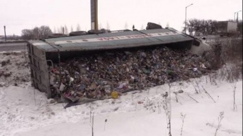 Он повсюду: львовский мусор развезли по всей Украине. Фоторепортаж