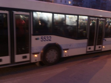В запорожском автобусе издеваются над пассажирами (Фото)