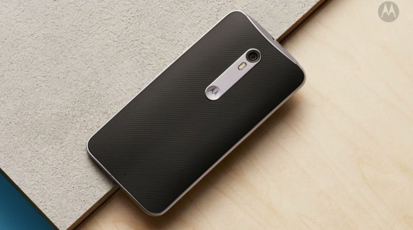 Lenovo доверит дизайн своих смартфонов Motorola