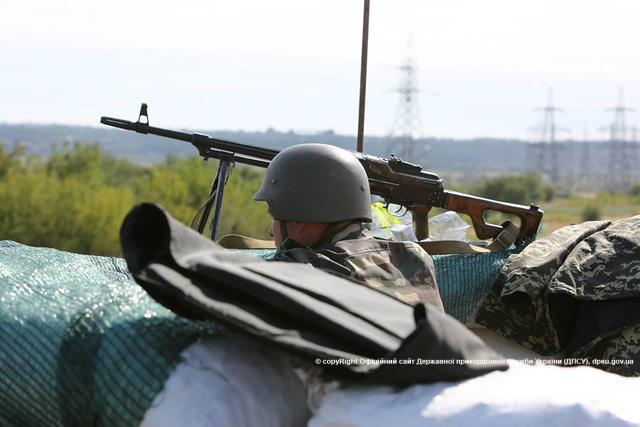 Госпогранслужба: боевики обстреляли блокпост «Марьинка» и КПП «Георгиевка»
