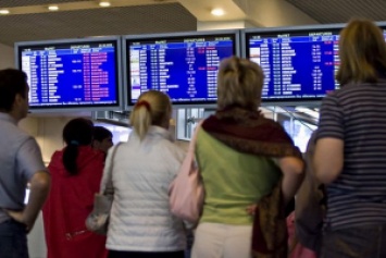 Расписание летнее, погода зимняя: в московских аэропортах отменяют рейсы