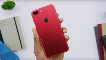 Красный iPhone 7 прошел испытание огнем