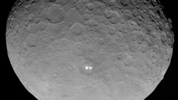 NASA: Зонд Dawn приступает к новой фазе съемки Цереры