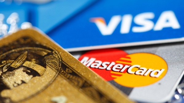 Facebook поддерживают MasterCard и Visa