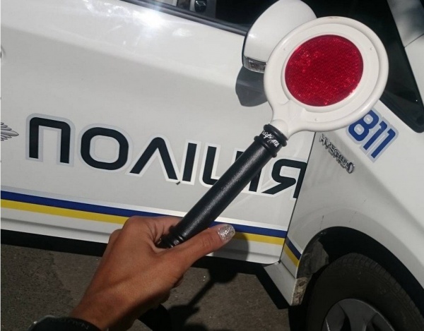 Полиция Киева получила антикоррупционный жезл