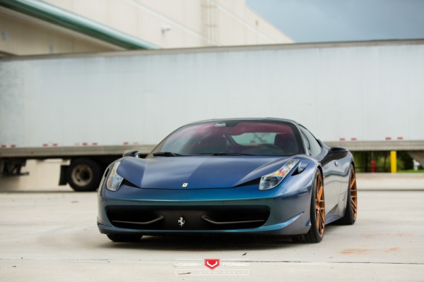 Ferrari 458 Italia с уникальным цветом кузова