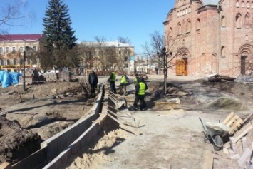 Сквер Хмельницкого в Чернигове закончат делать через три месяца