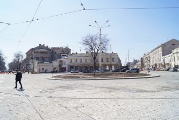 В центре Одессе откроют обновленную площадь: сельский сортир уже увезли (ВИДЕО, ФОТО)