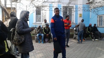 Все на выход: суд обязал нелегалов из Камеруна и Бельгии покинуть Крым