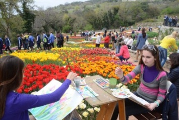 В день открытия Парада тюльпанов Никитский сад открывает двери для художников