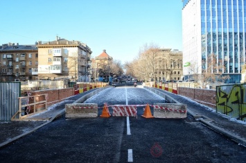 На мосту Коцебу образовался провал. Мэрия винит водителей