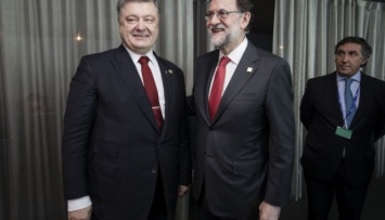 Премьер Испании заверил Порошенко в поддержке территориальной целостности Украины