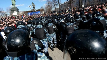 Арестованные после митинга в Москве жалуются правозащитникам на угрозы