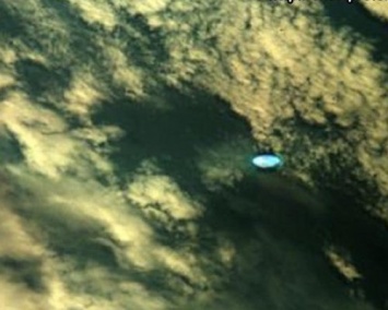 На старых фото NASA нашли изображения НЛО