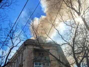 Пожар в центре Одессы: горит дом