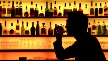 Эксперты: Для решения проблемы чрезмерного потребления алкоголя нужны изменения в политике