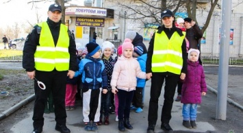 Не на слове, а на деле патрульные учили детей безопасности на дороге (+фото)