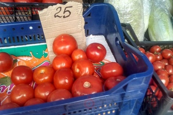 Цены в Одессе: молодая капуста - от 60 гривен, помидоры - по 50