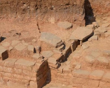 В Италии раскопали дворцовое строение времен Древней Греции