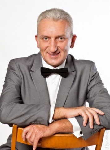 Скончался одесский юморист, телеведущий и автор программы "Голые и смешные" Сергей Олех