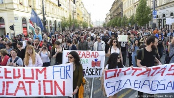 В Венгрии прошла демонстрация в поддержку университета Сороса