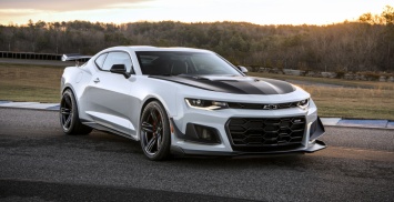 Первое серийное купе Chevrolet Camaro ZL1 1LE продадут с аукциона