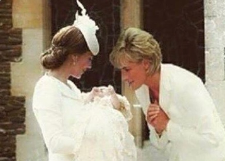 Фото принцессы Дианы с внучкой Шарлоттой вызвало бурю в Интернете
