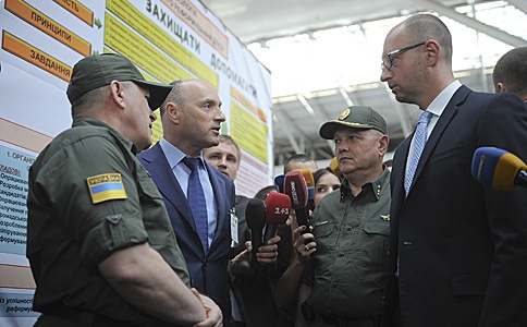 Яценюк: в Госпогранслужбу будут набирать по принципу Национальной полиции
