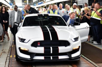 Ford Shelby Mustang GT350R поступил в производство