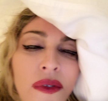 Мадонна разочаровала поклонников постельным фото