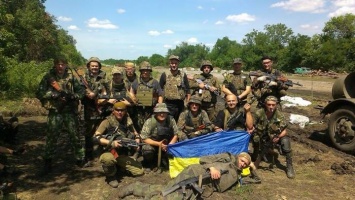 Бойцы «Айдара» знатно поздравили украинцев с Днем Независимости (видео)