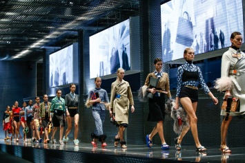 Круизная коллекция Prada впервые будет показана самостоятельно